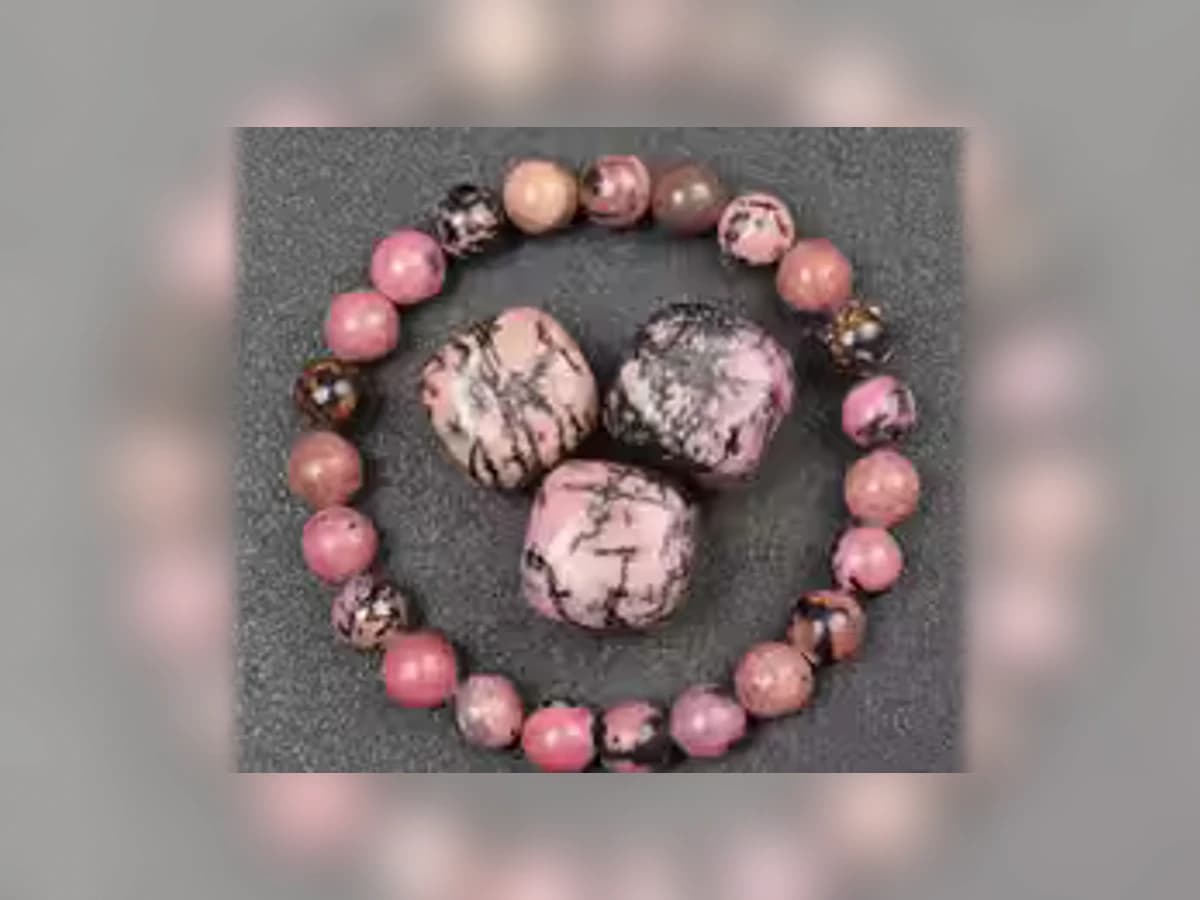 Rhodonit-Natursteinarmband in der Ausführung Erde