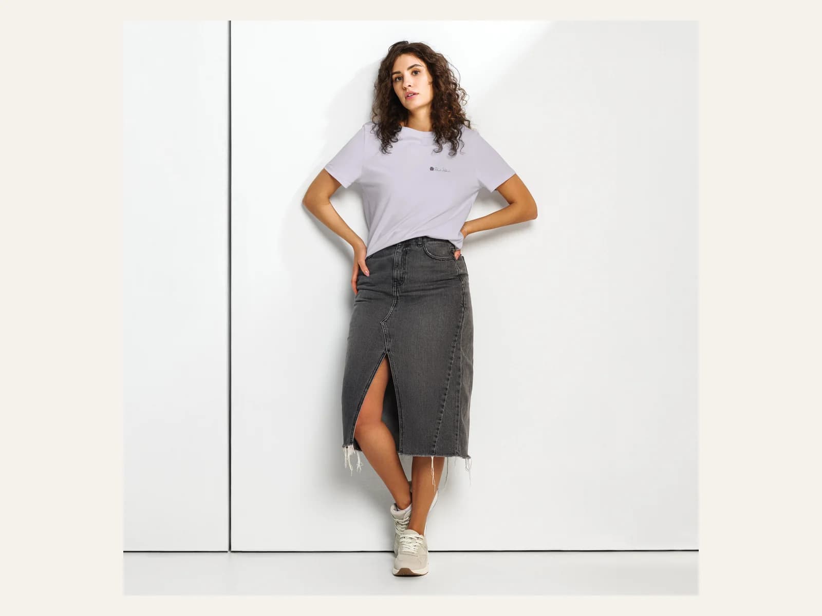 Daniela Dederichs – Damen Bio-Shirt in Naturweiß – Damen-Lifestyle