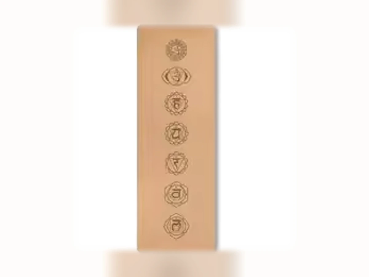 Naturfarbene Yogamatte mit dem Design Chakra-Symbole