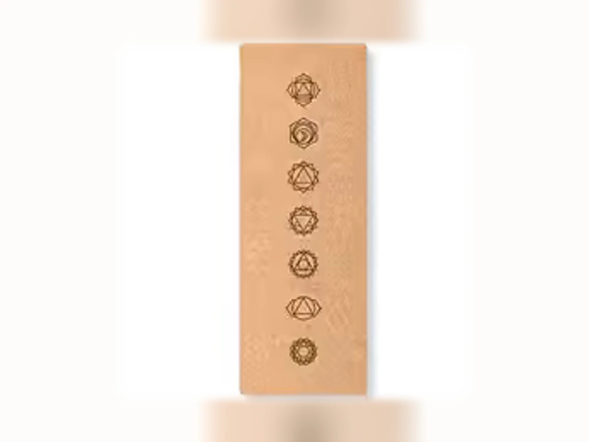 Naturfarbene Yogamatte mit dem Design Sieben Chakren