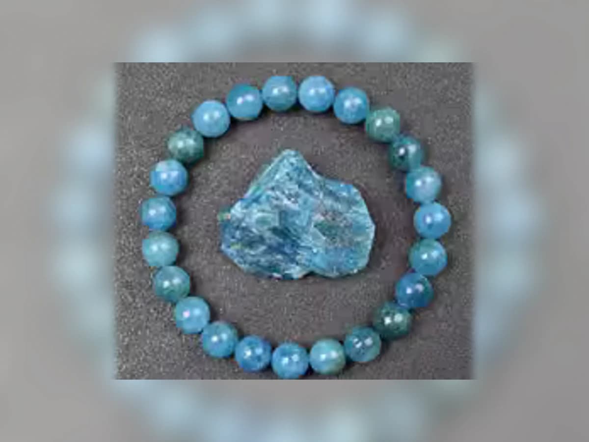 Blauer Apatit-Natursteinarmband in der Ausführung Erde