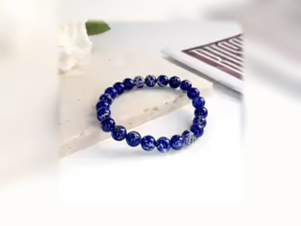 Blauer Bergstein-Natursteinarmband in der Ausführung Licht