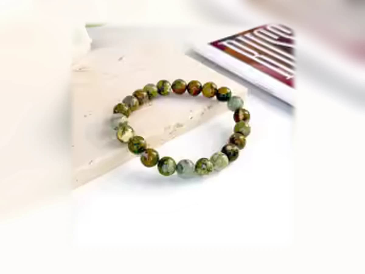 Dalmatiner-Jaspis-Natursteinarmband in der Ausführung Nuance
