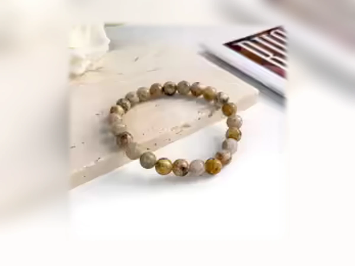 Feldspat-Natursteinarmband in der Ausführung Licht