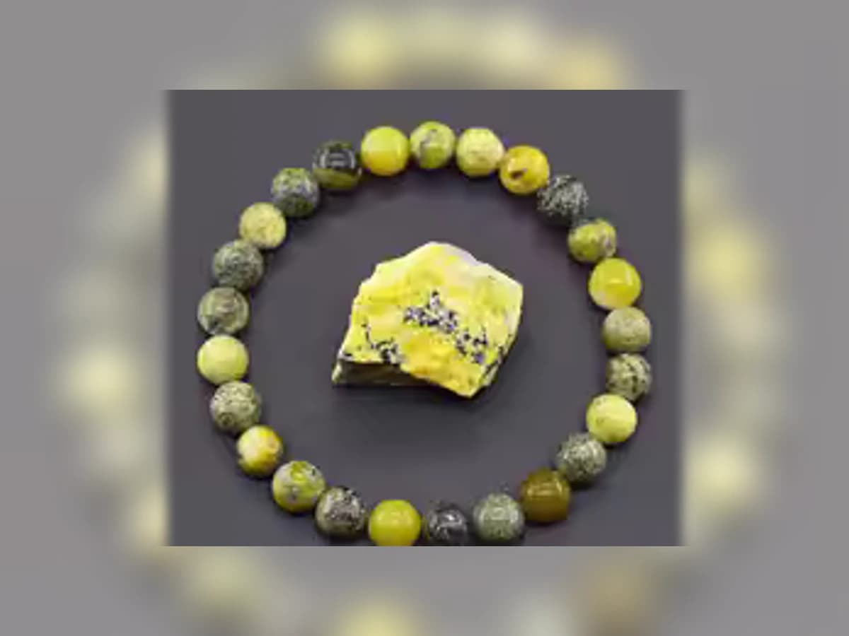 Gelbgrüner Naturstein-Natursteinarmband in der Ausführung Atelier