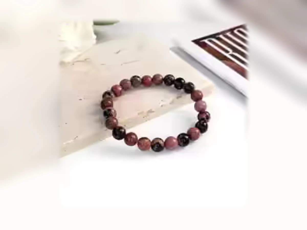 Rhodonit mit dunkler Zeichnung-Natursteinarmband in der Ausführung Licht
