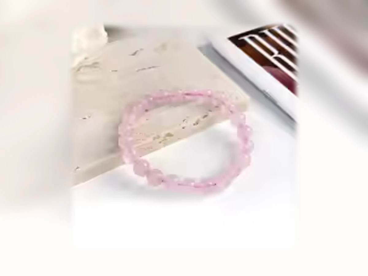 Rosenquarz-Natursteinarmband in der Ausführung Licht
