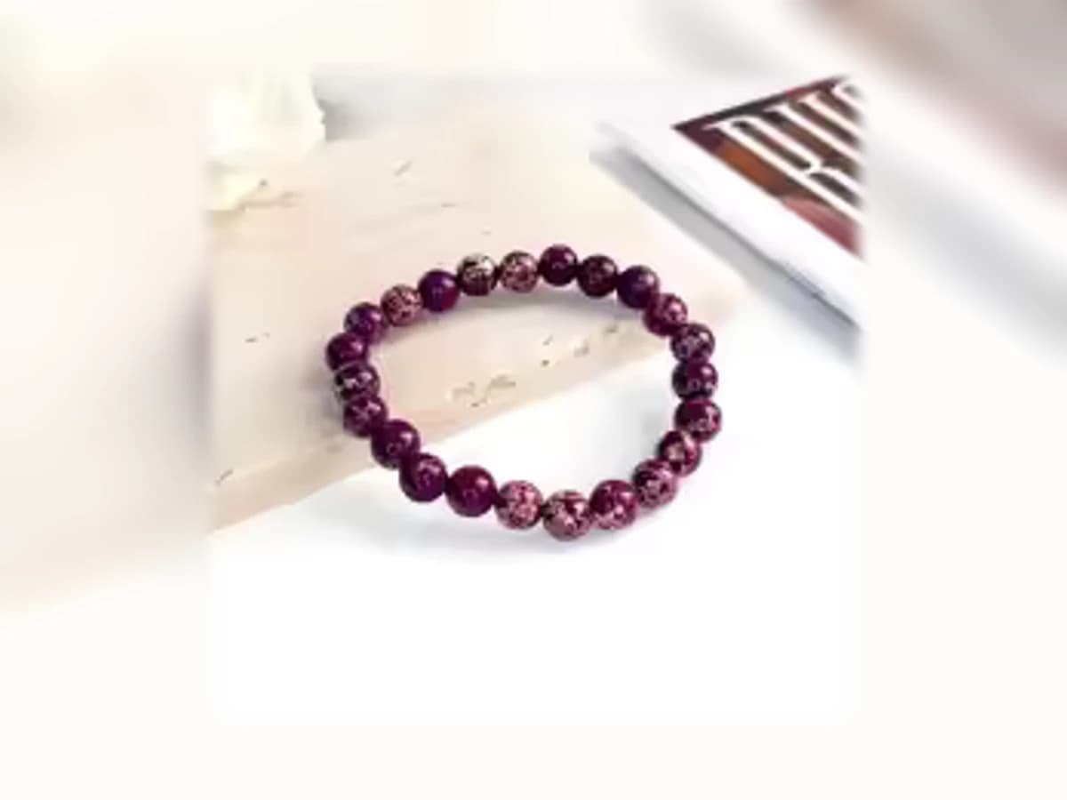 Violetter Jaspis-Natursteinarmband in der Ausführung Nuance