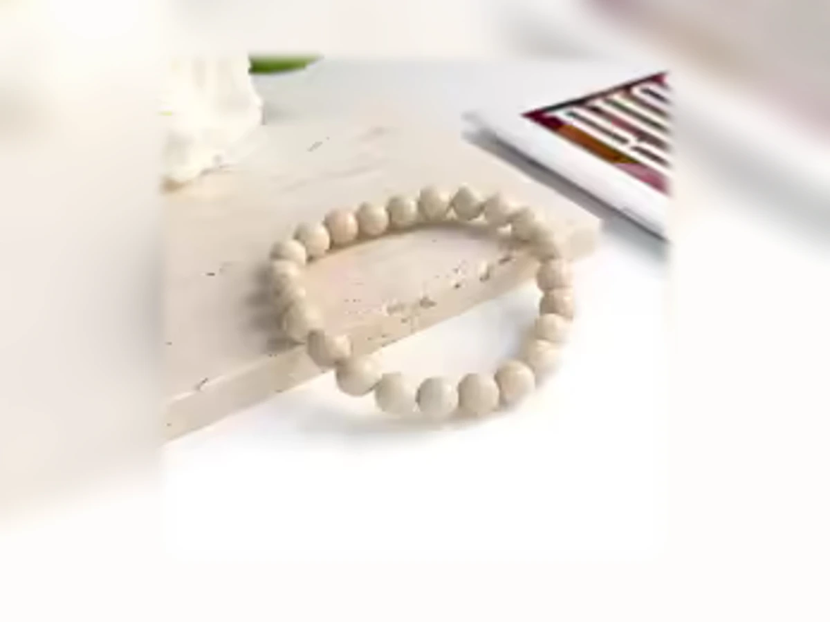 Weißer Naturstein-Natursteinarmband in der Ausführung Licht