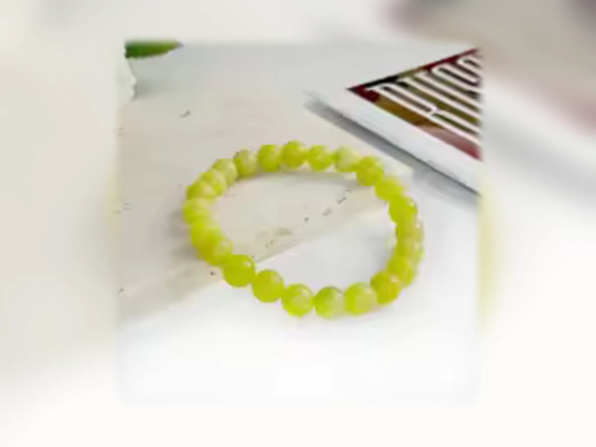 Zitronenjade-Natursteinarmband in der Ausführung Nuance