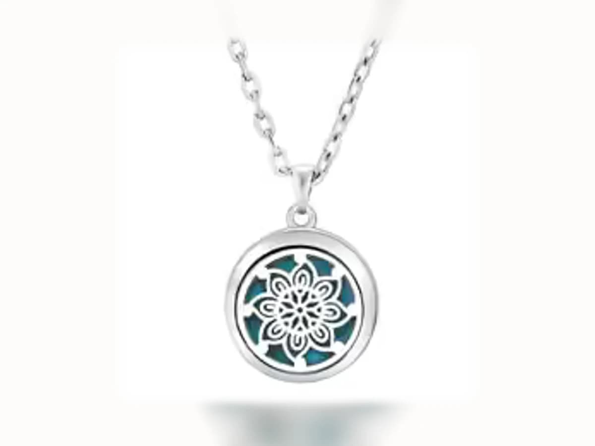 Silberfarbene Aromatherapie-Halskette mit Motiv Blütenornament