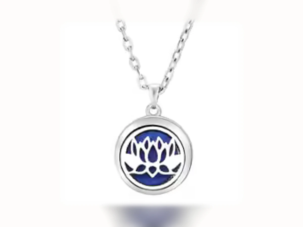 Silberfarbene Aromatherapie-Halskette mit Motiv Lotus