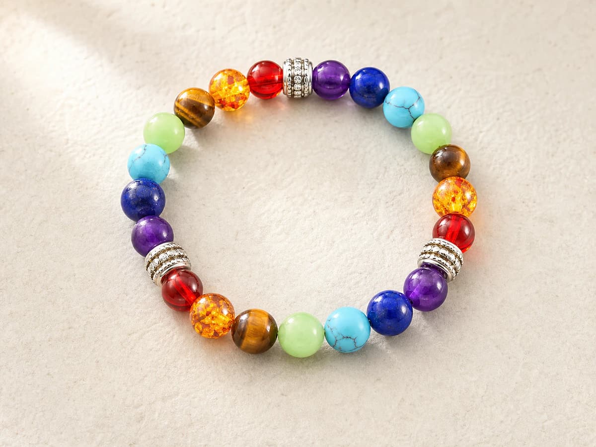 Buntes 7-Chakra-Armband Lotusbalance mit zwei silberfarbenen Akzenten