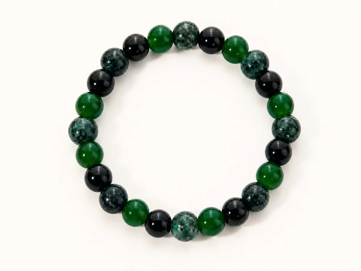Mehrfarbiges Natursteinarmband Waldkraft