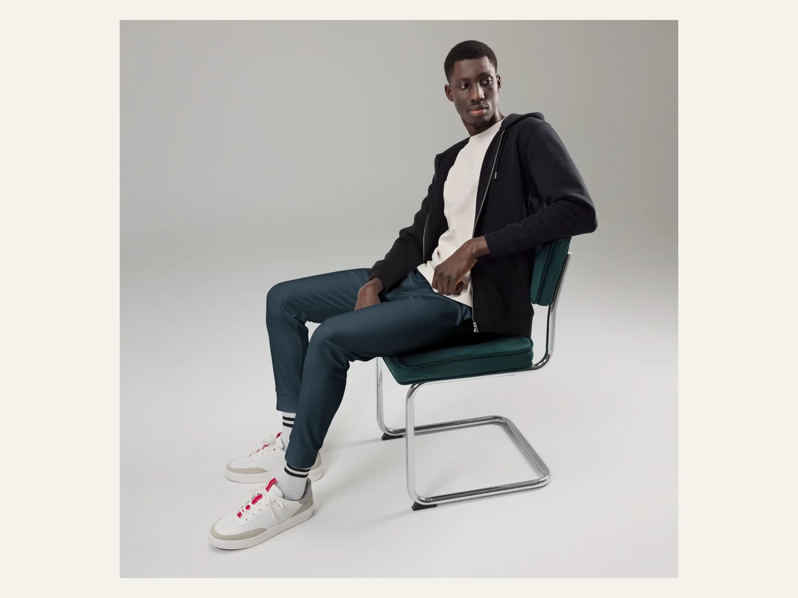Premium Basic – Herren Recycling-Jogger in Nachtblau – Herren-Lifestyle