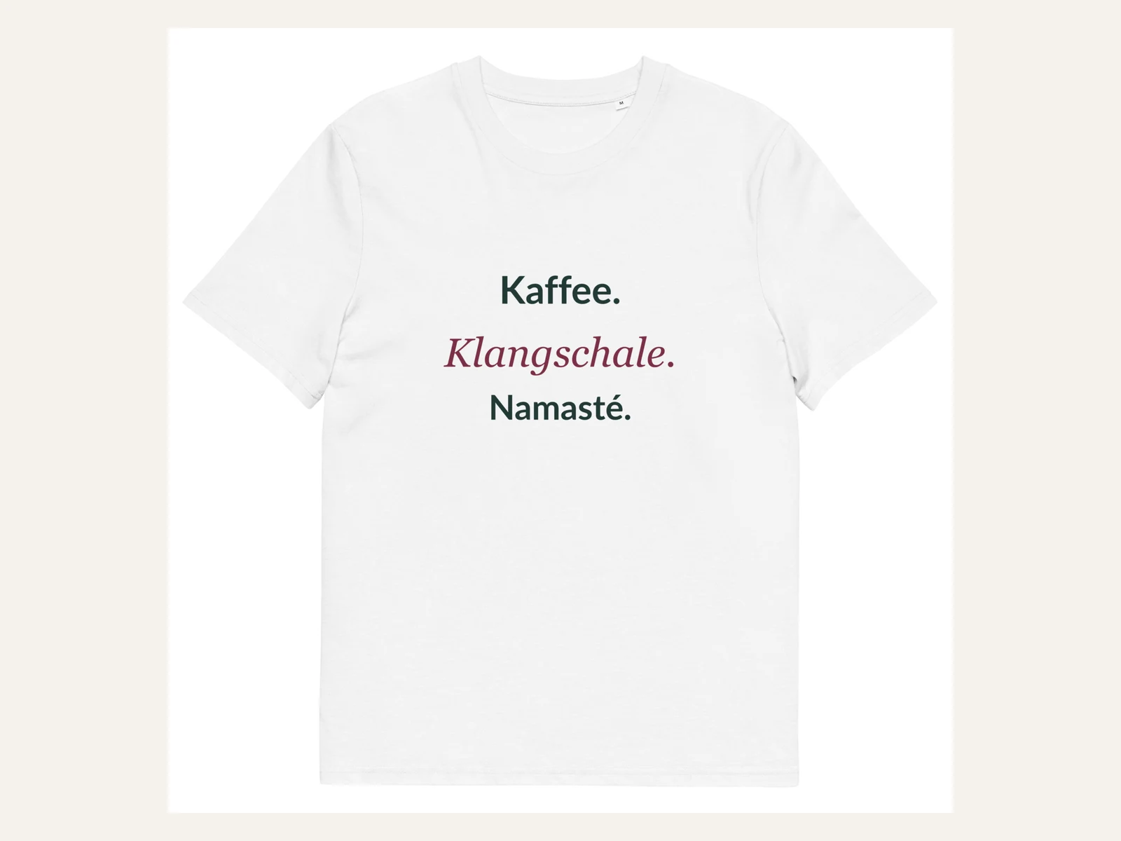 Kaffee. Klangschale. Namasté. Unisex Bio-Shirt in Weiß: Vorderansicht