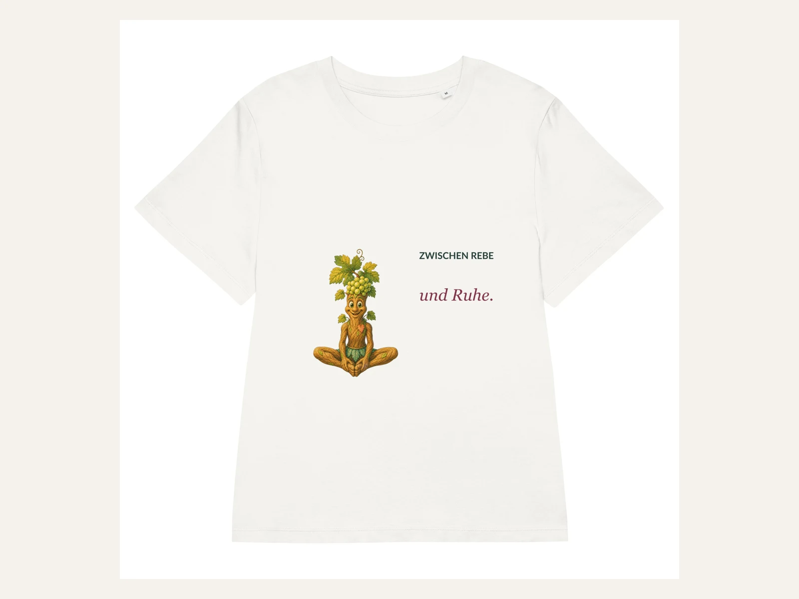 Zwischen Rebe und Ruhe. – Rebi Damen Bio-Shirt in Naturweiß – Vorderansicht