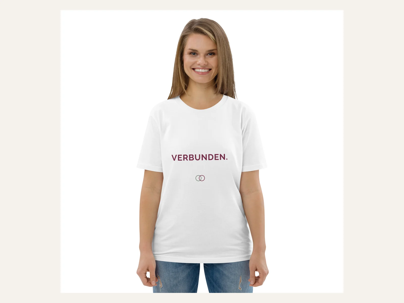 Premium Bio-Shirt – Verbunden. in Weiß – Modelansicht