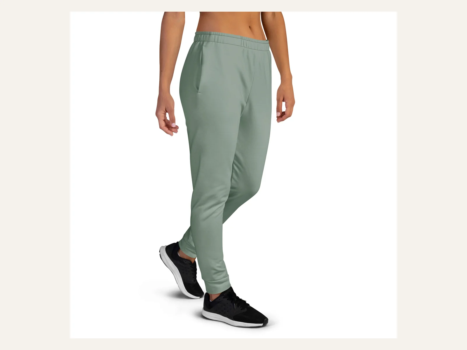 Premium Basic – Damen Recycling-Jogger in Salbei – Damen-Modelansicht