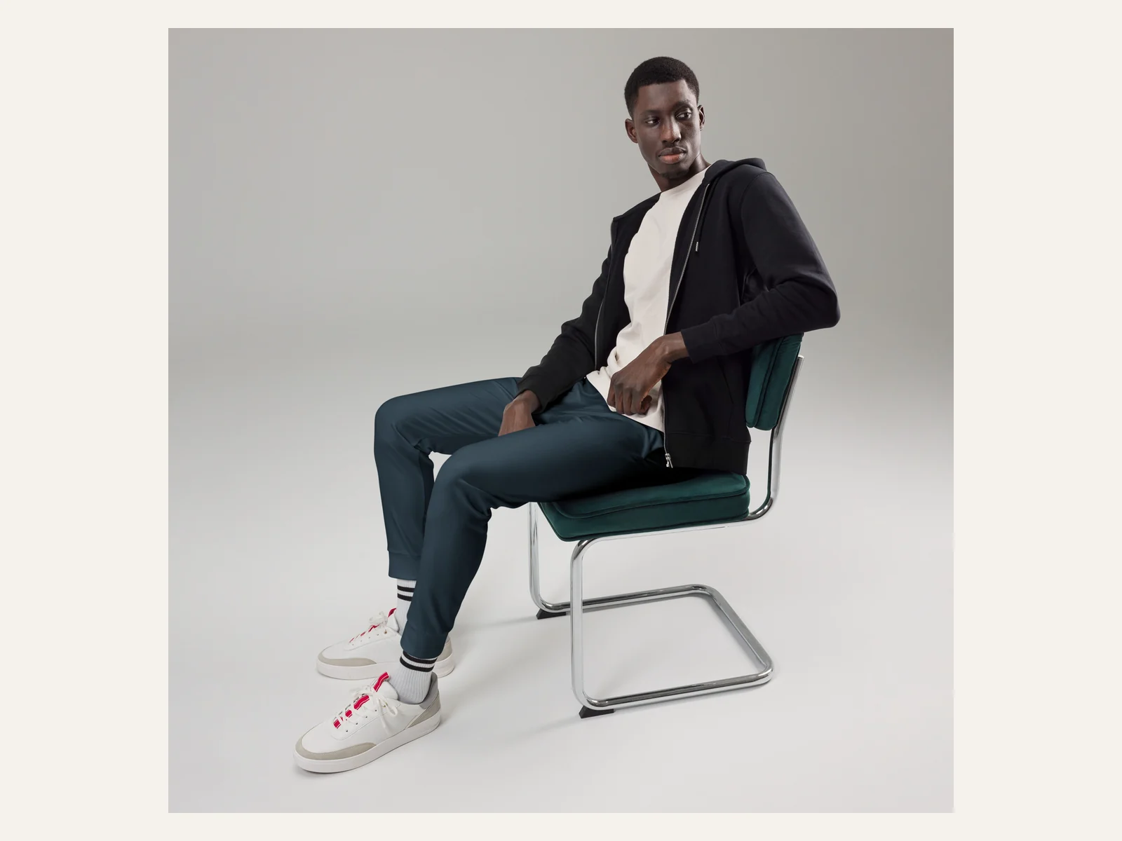 Premium Basic – Herren Recycling-Jogger in Nachtblau – Herren-Lifestyle